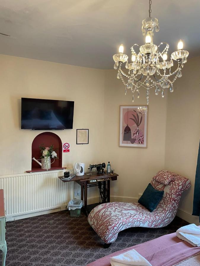 The White Hart Hotel Whitchurch  Bagian luar foto
