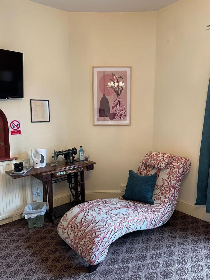 The White Hart Hotel Whitchurch  Bagian luar foto